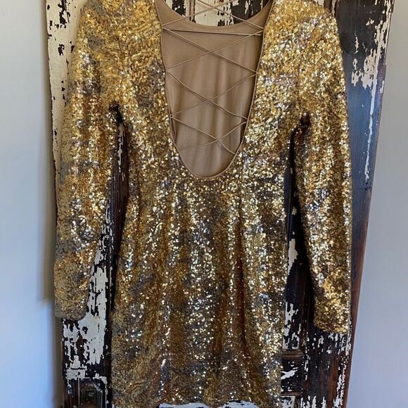 Women’s Guess sequined gold cocktail dress. Size 0 - Picture 2 of 9